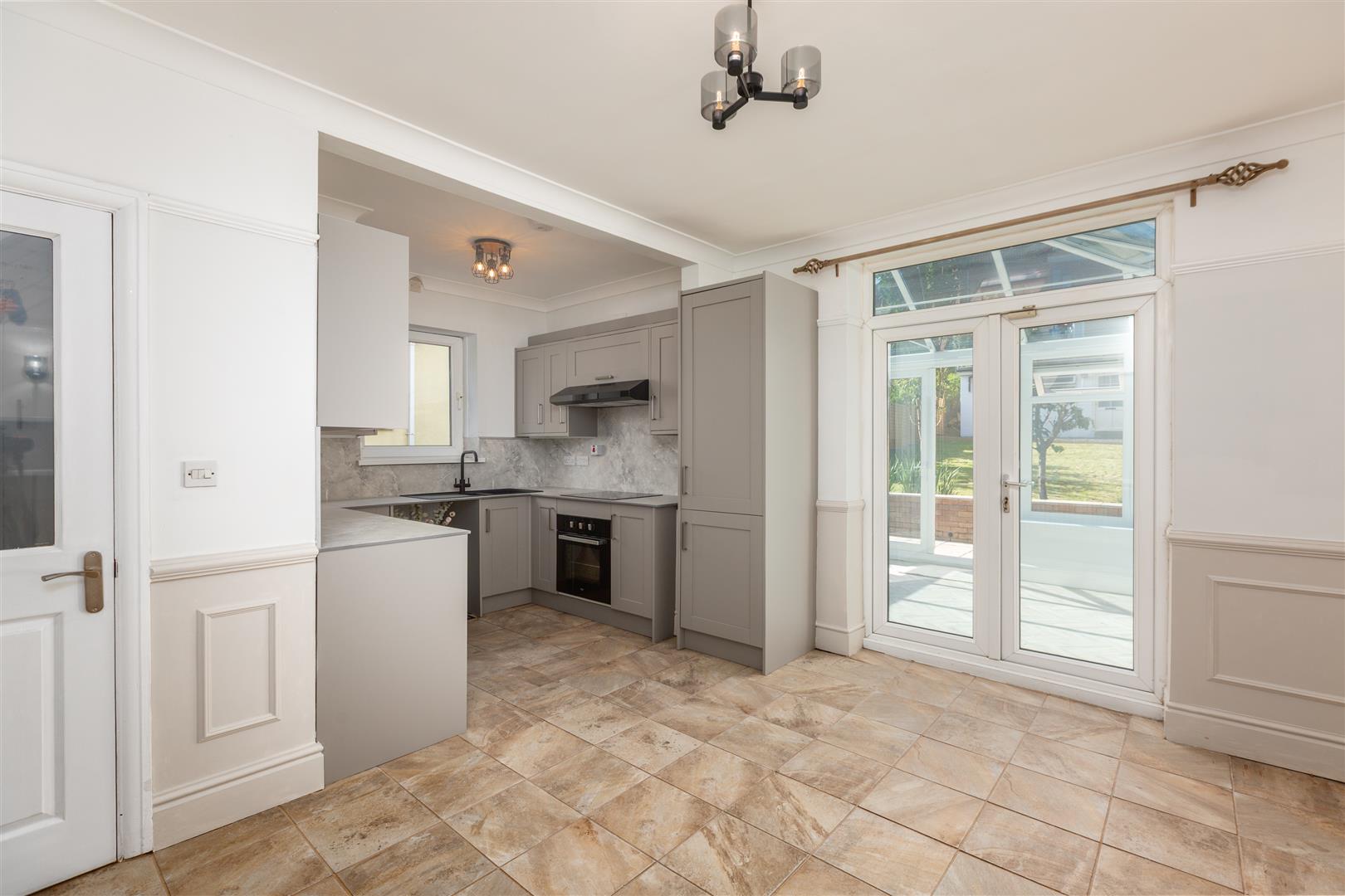 Cwmbach Road, Fforestfach, Swansea, SA5 5BN